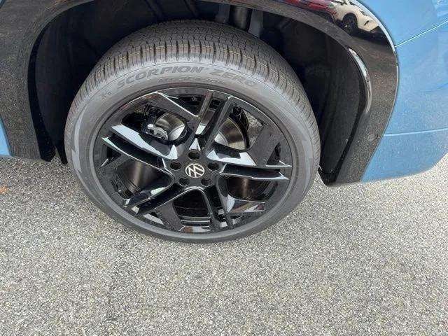 New 2026 Volkswagen Tiguan 2.0T SE R-Line Black - photo - 9