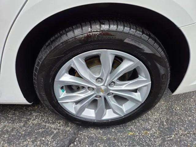 Pre-Owned 2024 Chevrolet Malibu LT - photo - 15
