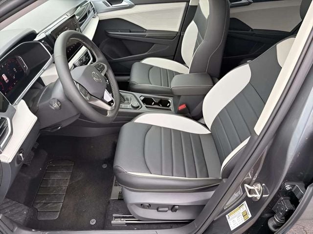 New 2026 Volkswagen Taos 1.5T SEL - photo - 3