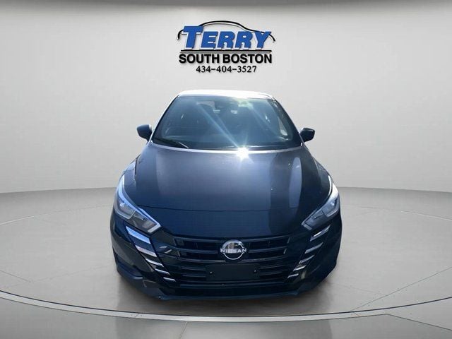 Pre-Owned 2024 Nissan Versa 1.6 S - photo - 1