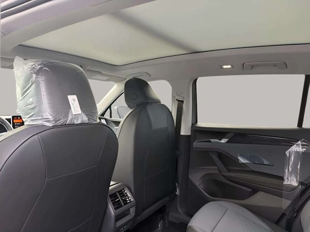New 2026 Volkswagen Tiguan 2.0T SE - photo - 4