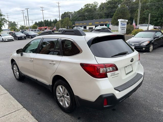 Pre-Owned 2018 Subaru Outback 2.5i Premium - photo - 3