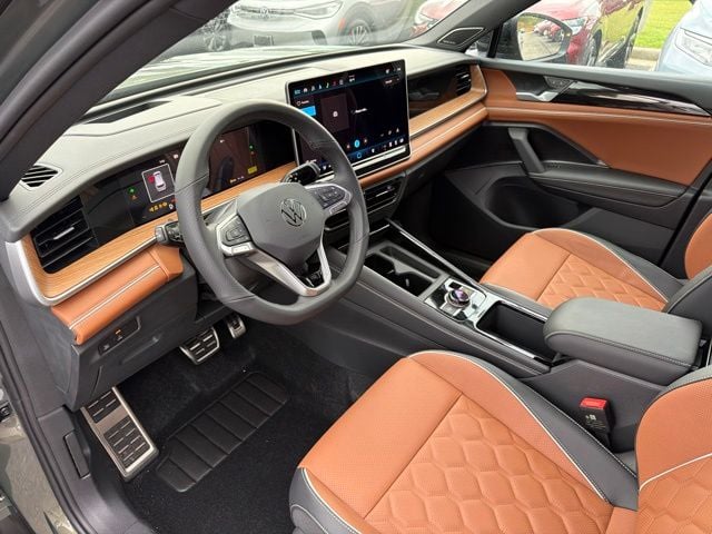 New 2026 Volkswagen Tiguan 2.0T SEL R-Line Turbo - photo - 3