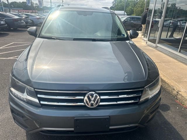 Pre-Owned 2020 Volkswagen Tiguan 2.0T SE - photo - 1