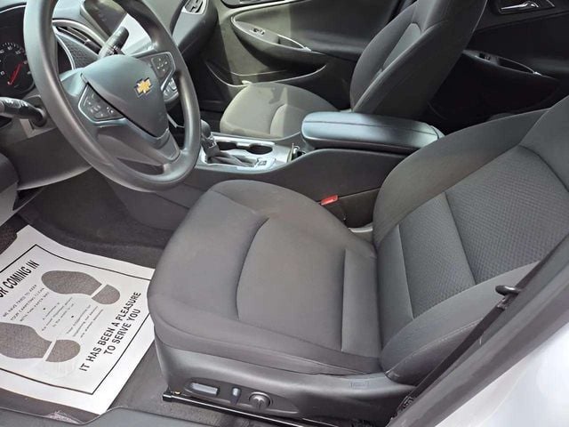 Pre-Owned 2024 Chevrolet Malibu LT - photo - 8