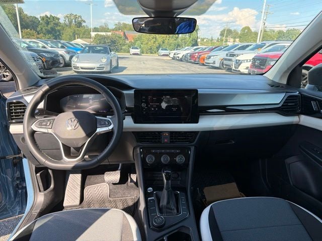 New 2026 Volkswagen Taos 1.5T S - photo - 8