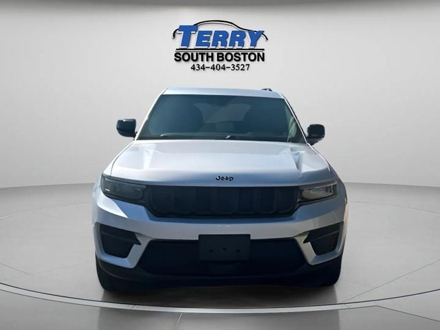 Pre-Owned 2025 Jeep Grand Cherokee Altitude - photo - 1