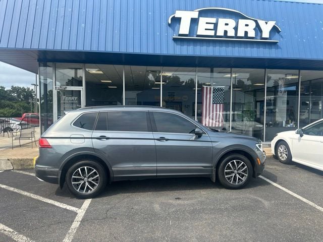 Pre-Owned 2020 Volkswagen Tiguan 2.0T SE - photo - 0