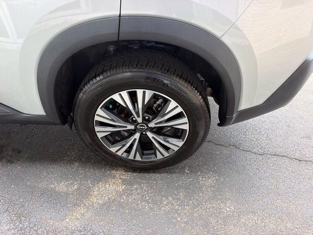 Pre-Owned 2023 Nissan Rogue SV - photo - 12