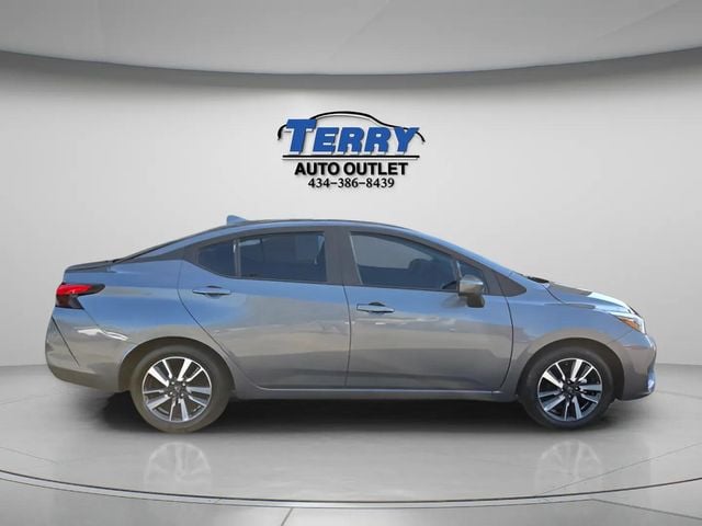 Pre-Owned 2025 Nissan Versa 1.6 SV - photo - 0