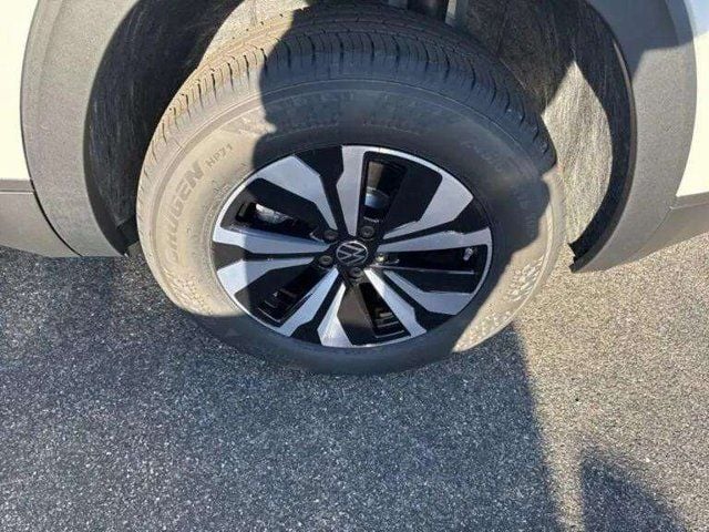 New 2026 Volkswagen Atlas Cross Sport 2.0T SE - photo - 9