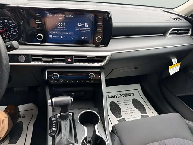 Pre-Owned 2023 Kia K5 LXS - photo - 12