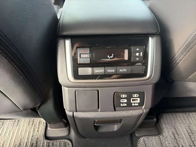 Pre-Owned 2025 Subaru Ascent Premium - photo - 3