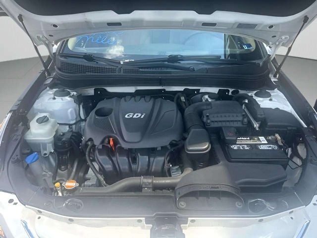 Pre-Owned 2012 Hyundai Sonata GLS - photo - 12