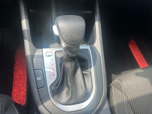 Pre-Owned 2021 Kia Forte LXS - photo - 13