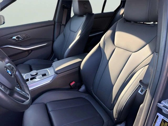Pre-Owned 2024 BMW 3 Series 330i xDrive - photo - 2