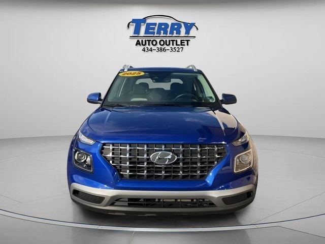 Pre-Owned 2025 Hyundai Venue SEL - photo - 2