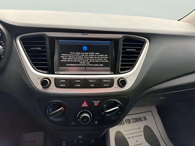 Pre-Owned 2022 Hyundai Accent SEL - photo - 12