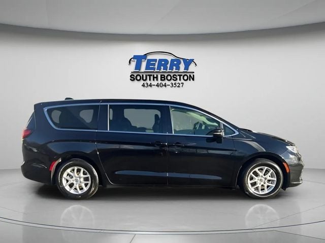 Pre-Owned 2024 Chrysler Pacifica Touring L - photo - 0