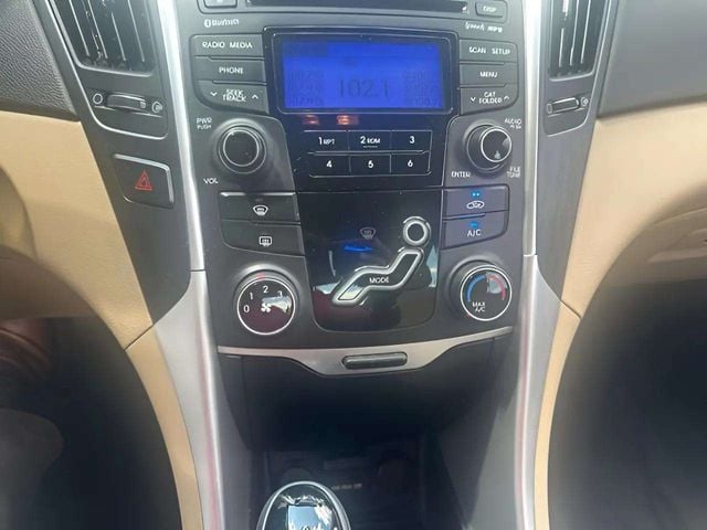 Pre-Owned 2012 Hyundai Sonata GLS - photo - 9
