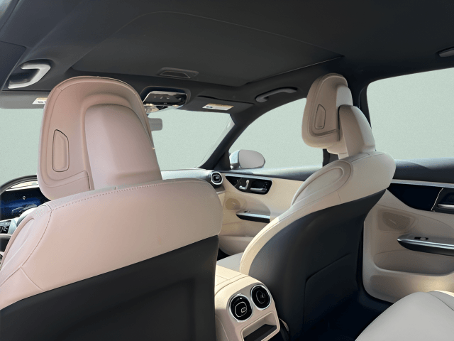 Pre-Owned 2025 Mercedes-Benz C-Class C 300 - photo - 6