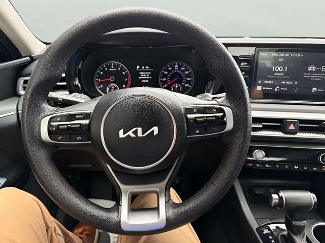 Pre-Owned 2023 Kia K5 LXS - photo - 10