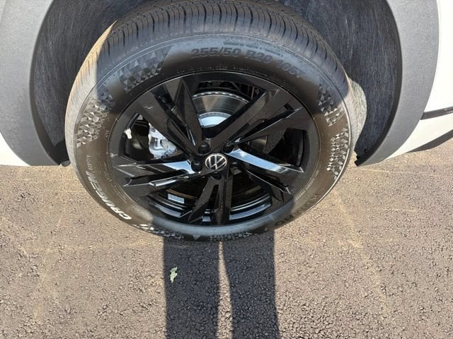 New 2026 Volkswagen Atlas Cross Sport SEL R-Line Black - photo - 9