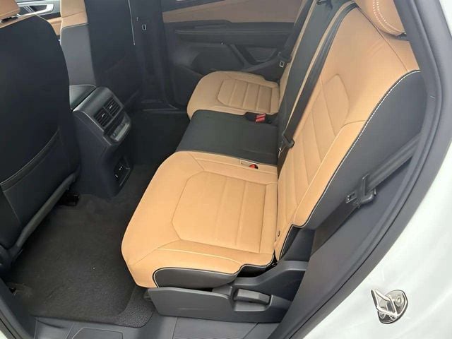 New 2026 Volkswagen Atlas Cross Sport 2.0T SEL - photo - 5