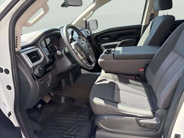 Pre-Owned 2021 Nissan Titan SV - photo - 8