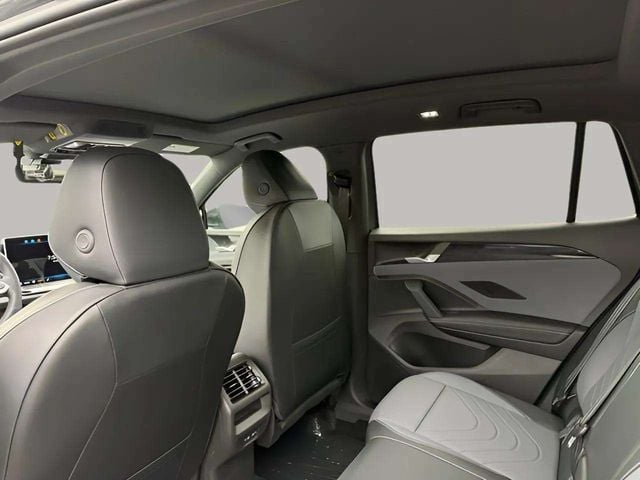 New 2026 Volkswagen Tiguan 2.0T SE R-Line Black - photo - 6