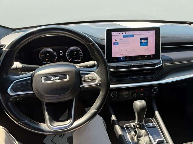 Pre-Owned 2022 Jeep Compass Limited - photo - 6