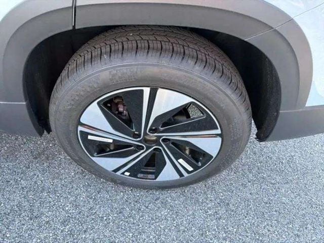 New 2026 Volkswagen Taos 1.5T SE - photo - 9