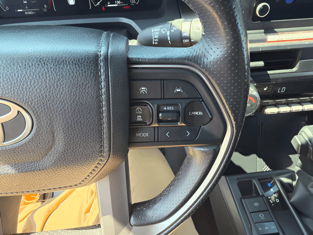 Pre-Owned 2025 Toyota 4Runner TRD Off-Road - photo - 11