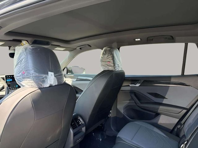 New 2026 Volkswagen Tiguan 2.0T SE R-Line Black - photo - 8
