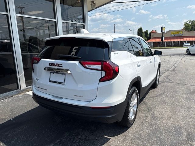 Pre-Owned 2024 GMC Terrain SLE - photo - 5