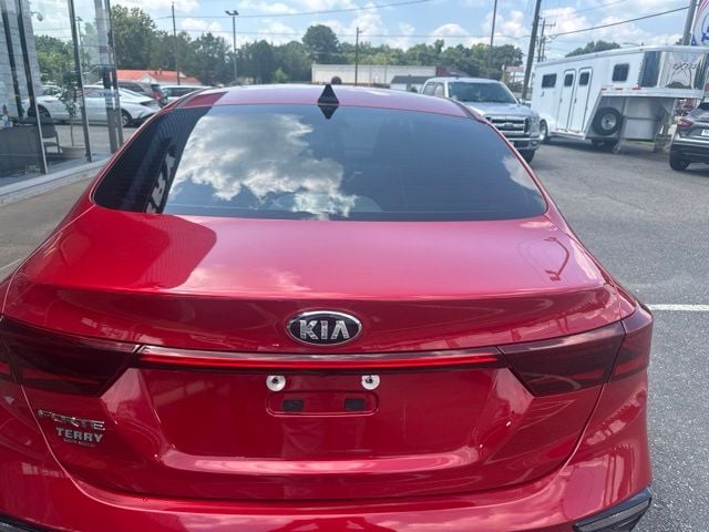 Pre-Owned 2021 Kia Forte LXS - photo - 3