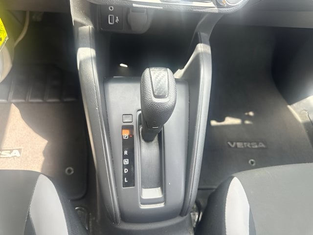 Pre-Owned 2025 Nissan Versa 1.6 S - photo - 10