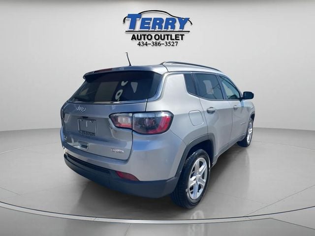 Pre-Owned 2024 Jeep Compass Latitude - photo - 3