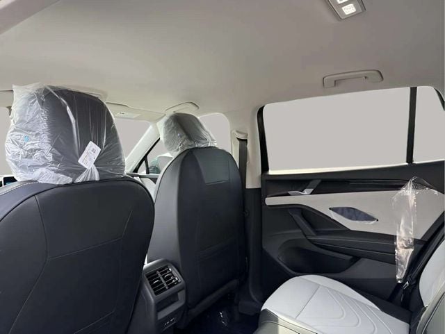 New 2026 Volkswagen Tiguan 2.0T SE - photo - 6