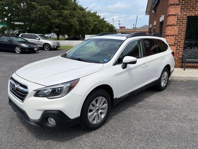 Pre-Owned 2019 Subaru Outback 2.5i Premium - photo - 1