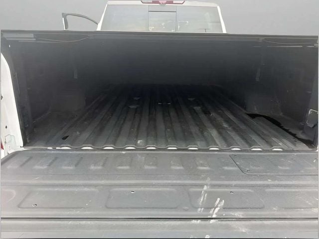 Pre-Owned 2023 Chevrolet Silverado 2500HD High Country - photo - 25
