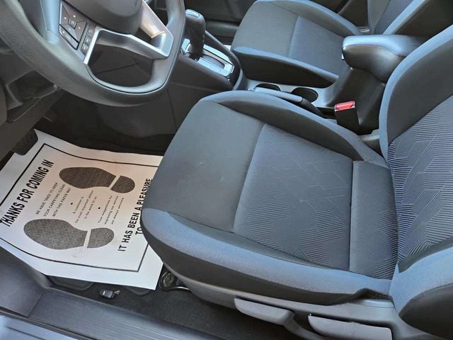 Pre-Owned 2025 Nissan Versa 1.6 SV - photo - 7