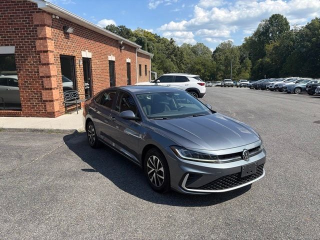 Pre-Owned 2025 Volkswagen Jetta 1.5T S - photo - 0