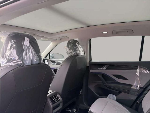 New 2026 Volkswagen Tiguan 2.0T SE - photo - 4