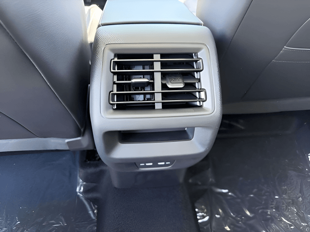 New 2026 Volkswagen Tiguan SE - photo - 5