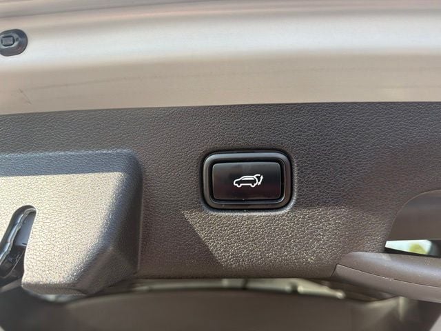 Pre-Owned 2023 Kia Sportage X-Line - photo - 24