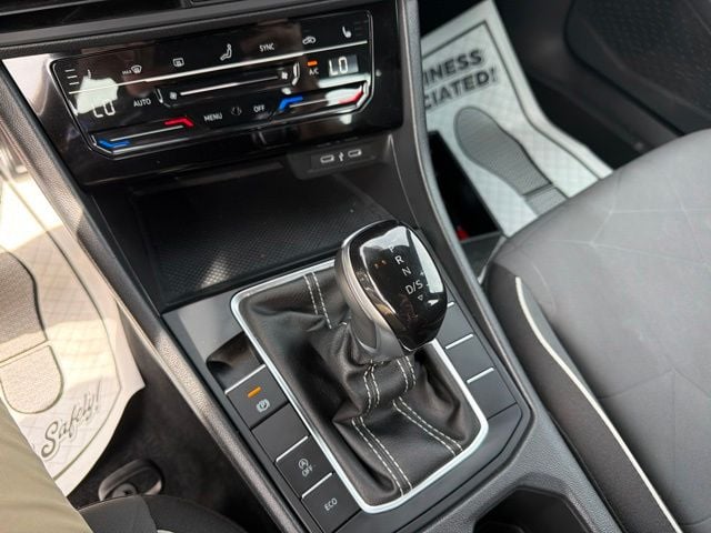 Pre-Owned 2025 Volkswagen Jetta 1.5T Sport - photo - 20