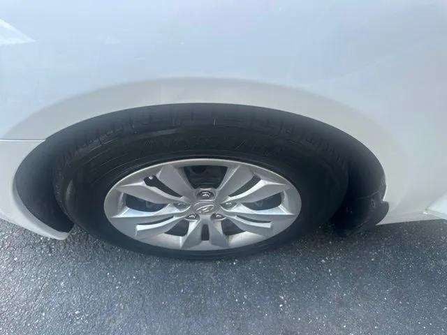 Pre-Owned 2012 Hyundai Sonata GLS - photo - 15