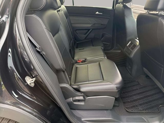 Pre-Owned 2022 Volkswagen Atlas Cross Sport 3.6L V6 SE w/Technology - photo - 17