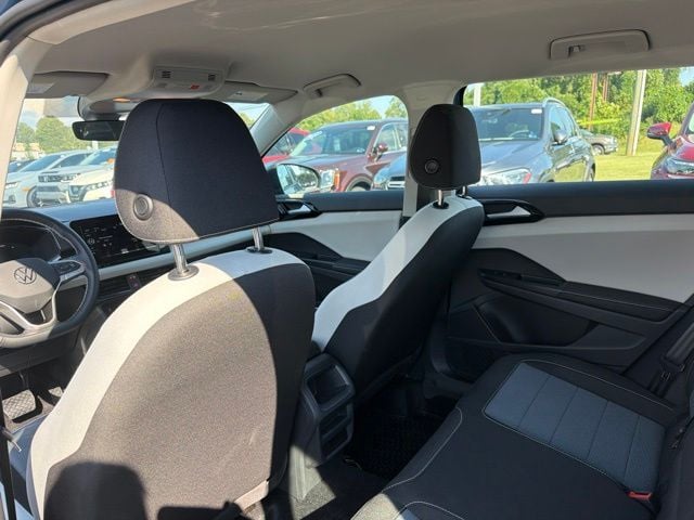 New 2026 Volkswagen Taos 1.5T S - photo - 6